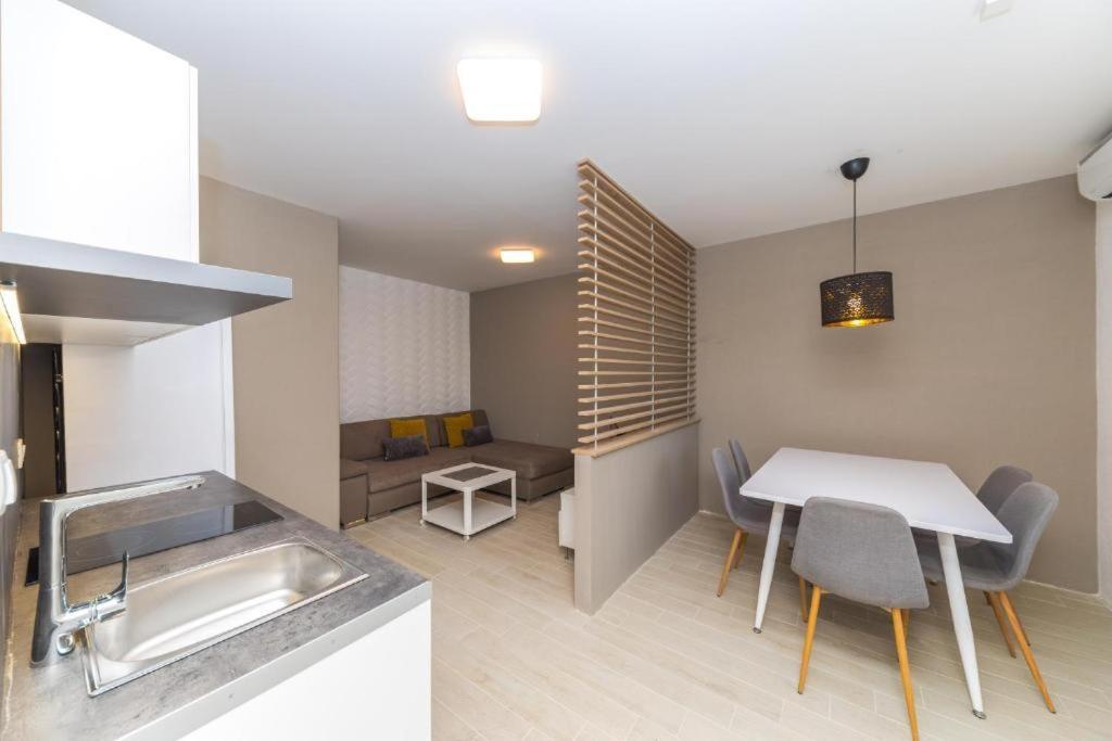 Apartments Gavran 2. Башка-Вода Экстерьер фото